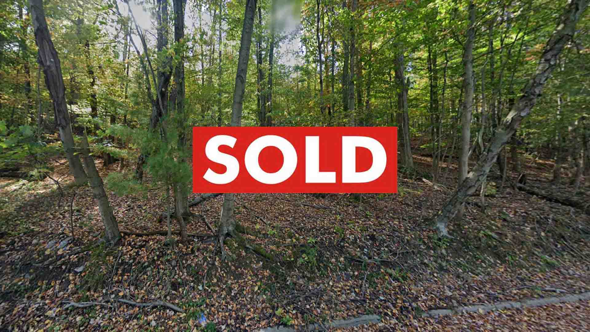 1.47 Acres “PURE & SIMPLE” Binghamton NY – Oversized lot – Town maintained road -Water & Sewer – Electric – RVs OK!! – 3 hrs/NYC – $18,900!